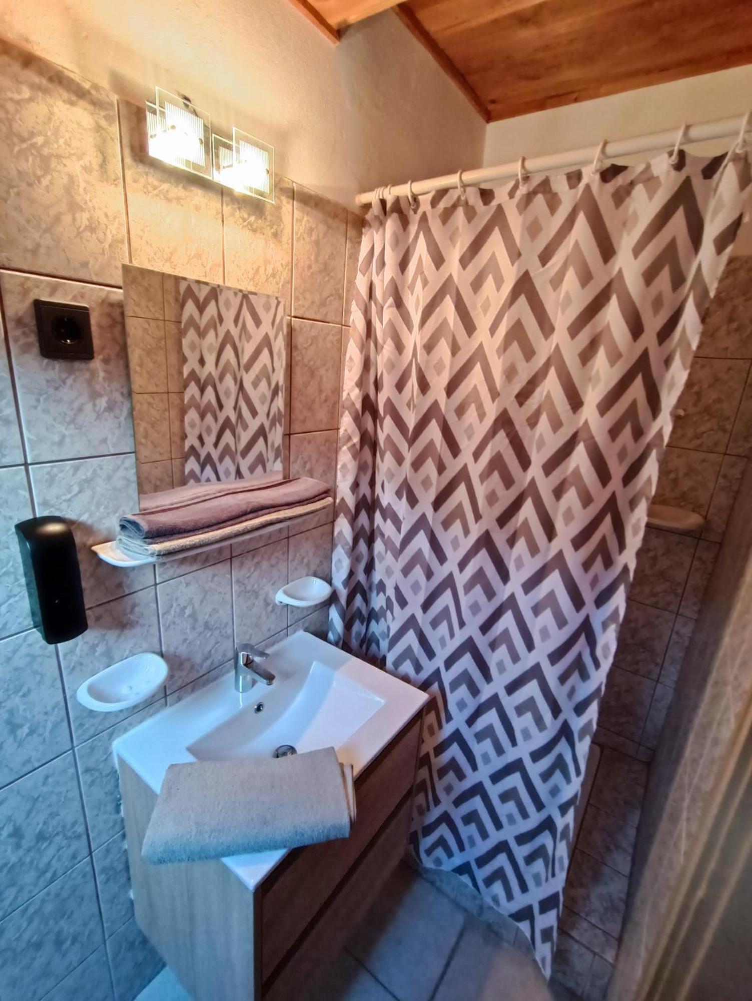 شقة Rozsa Apartman زلاكاروس المظهر الخارجي الصورة